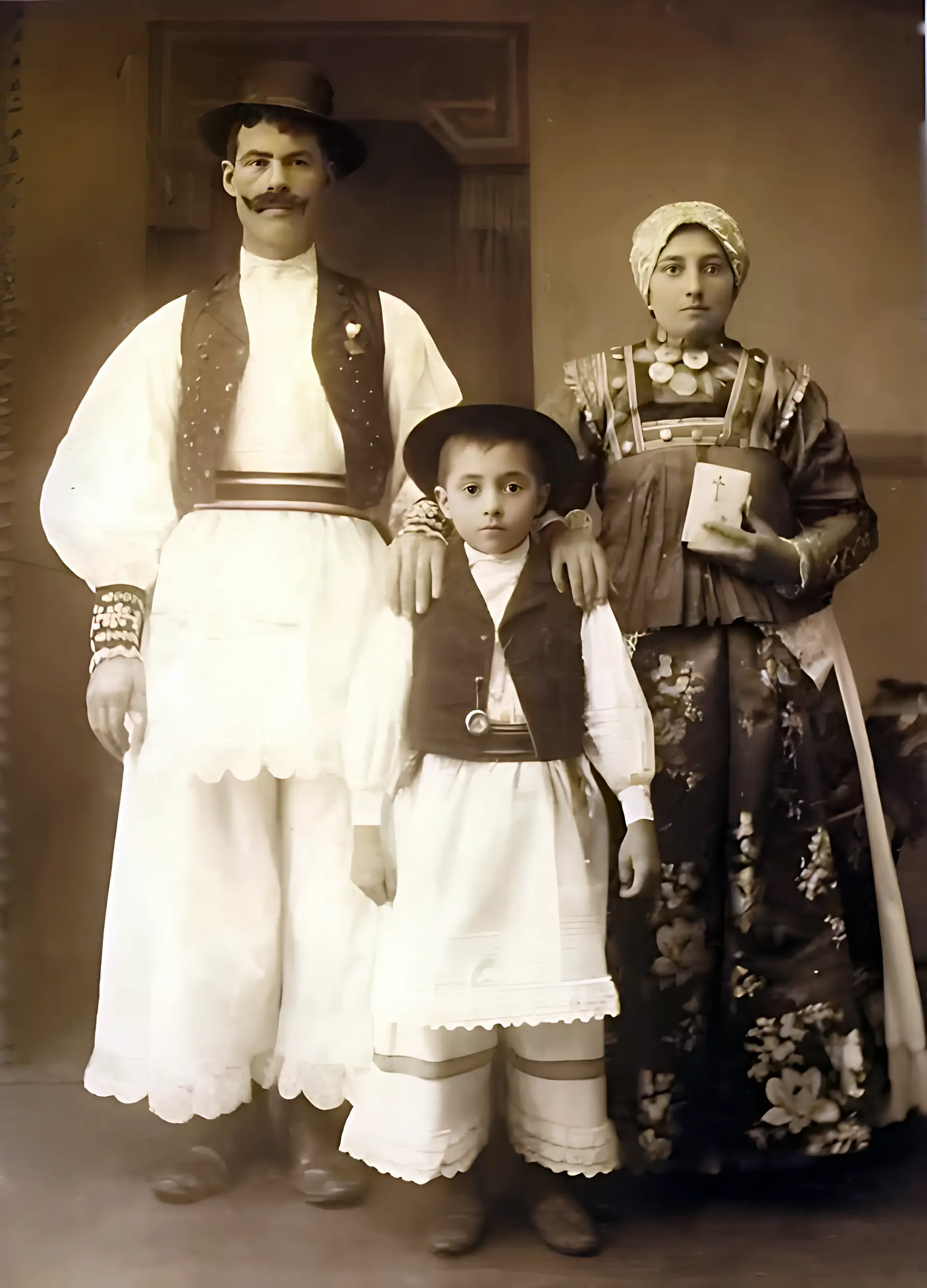 Obitelj Marošević iz Nuštra (1895) iz albuma Marte Šarić