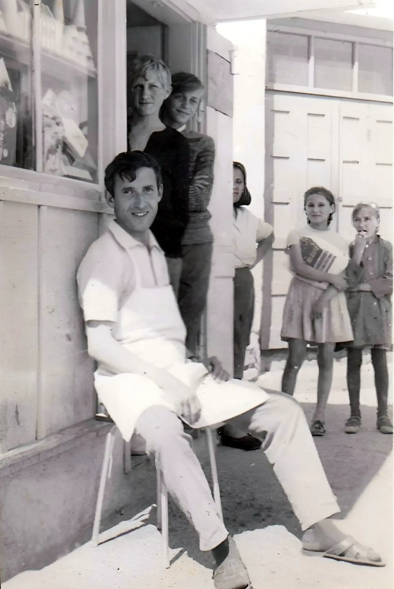 Ibib ispred slastičarne